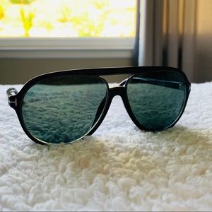 Tom Ford Men’s Polarized Aviator Sunglasses Black